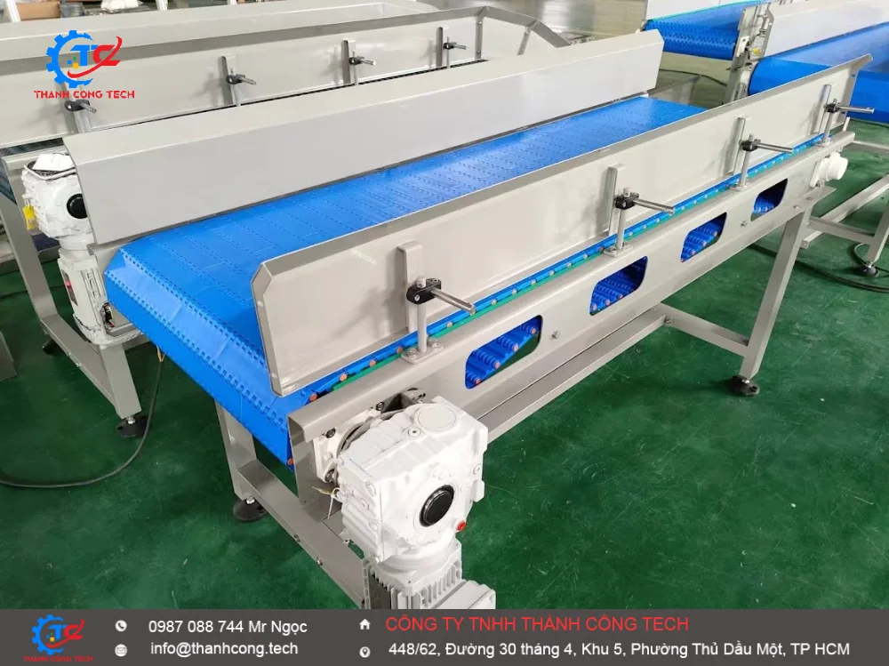 Băng tải đóng thùng nước uống
